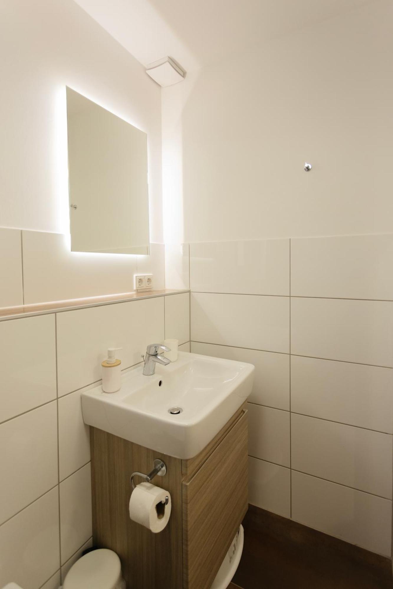 Central Apartment With Terrace And A Free Parking Duisburg Exterior foto